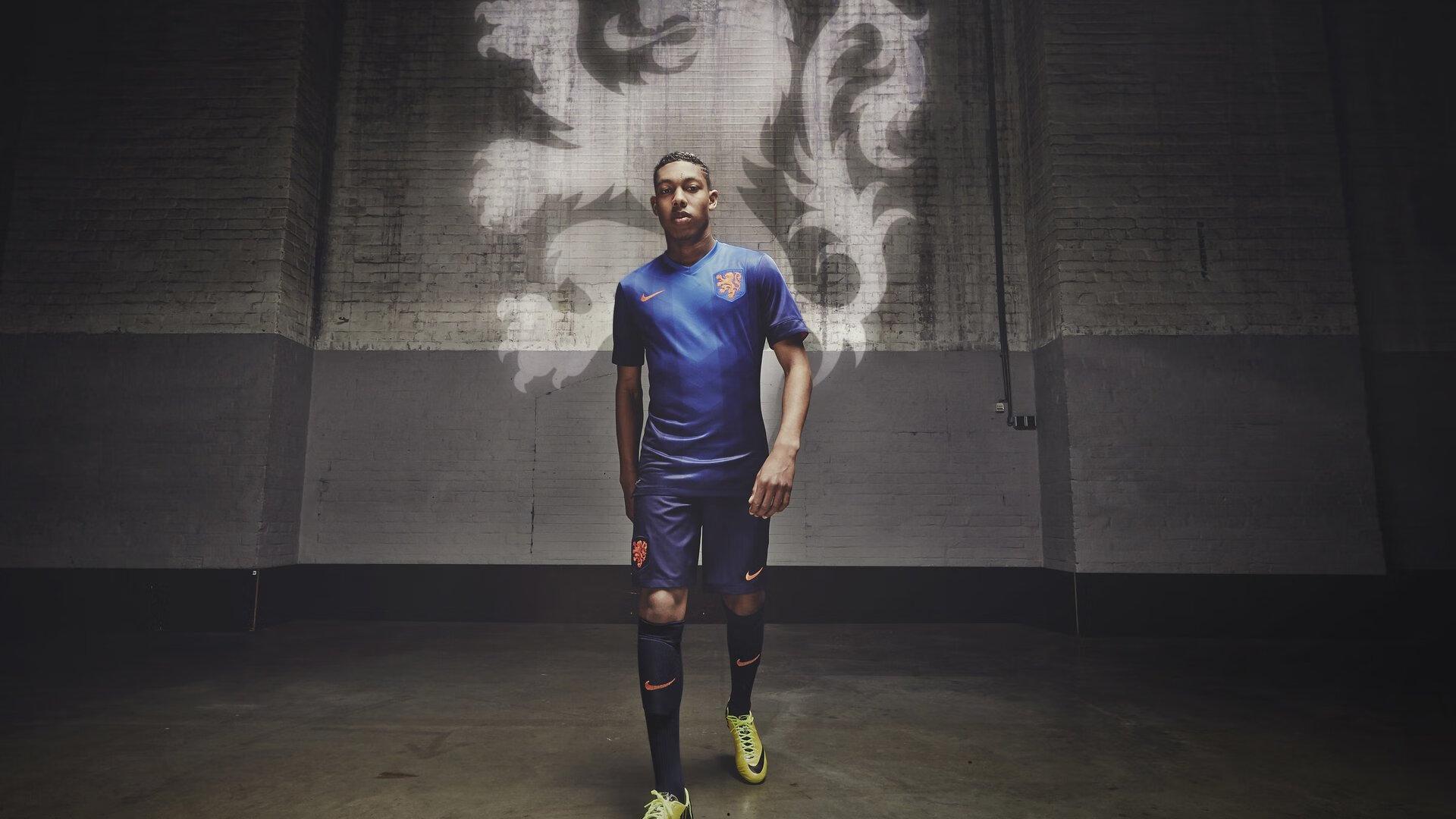 拜仁财务困境浮现，帕利尼亚转会难回本，记者揭露内部评估内幕